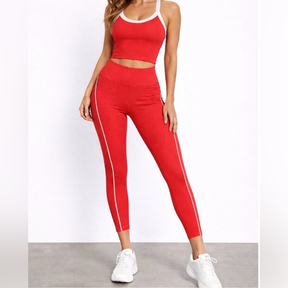 🆕 WILO THE LABEL Ribbed 2 Pack Scoop Crop + Legging Set in Red
